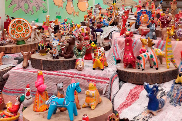 Фоторепортаж экскурсия роспись музей народной игрушки "забавушка" глина гуашь