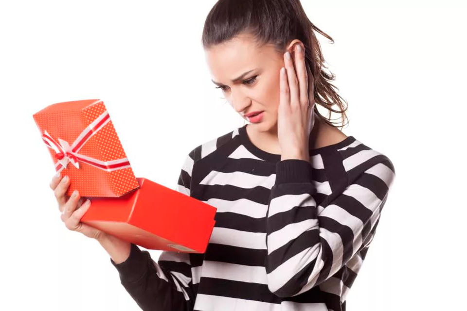 Новый год и рождество: 30 подарков, которые нельзя дарить своим близким :: инфониак
