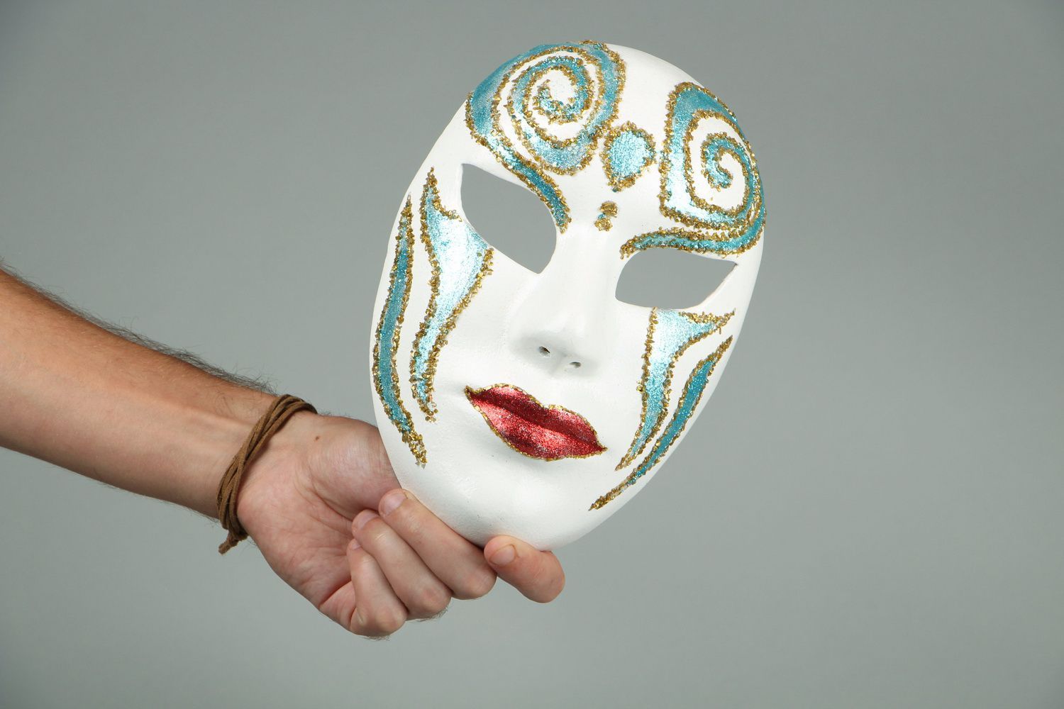 Лучшие идеи карнавальных костюмов: как сделать маску из папье-маше
лучшие идеи карнавальных костюмов: как сделать маску из папье-маше