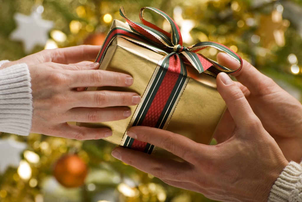 Что подарить на рождество близким и знакомым? подарки на рождество своими руками :: syl.ru