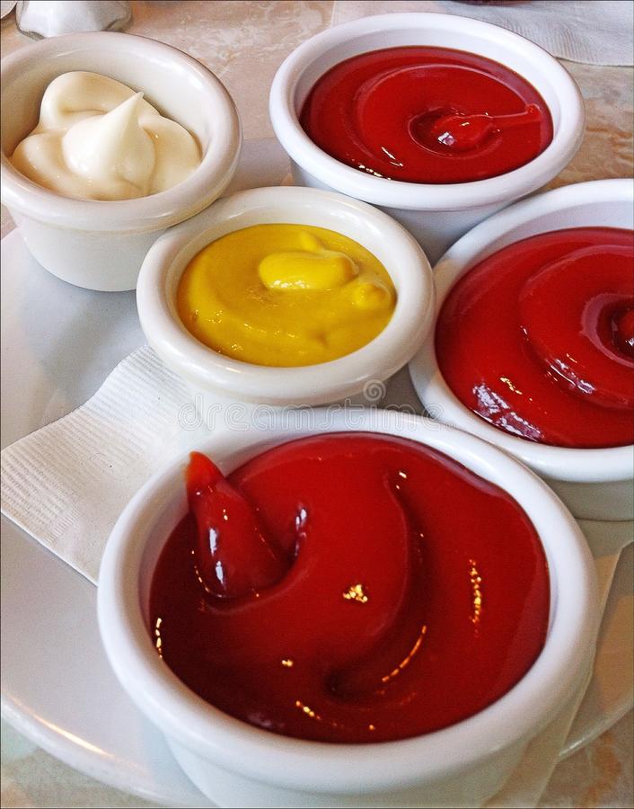 7 рецептов чудесных соусов вместо кетчупа и майонеза :: инфониак