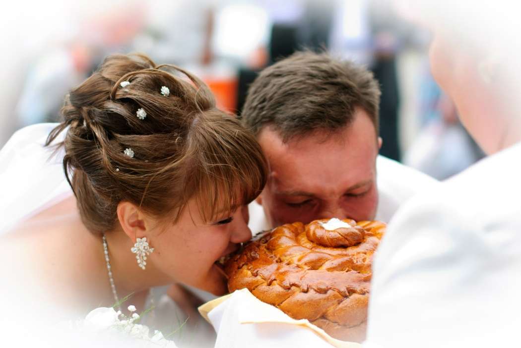 Свадебные традиции в современной обработке: свадебный каравай
свадебные традиции в современной обработке: свадебный каравай