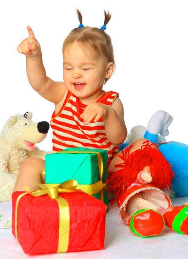 Что подарить ребенку на 2 года. какой подарок выбрать мальчику и девочке на 2 года? :: syl.ru