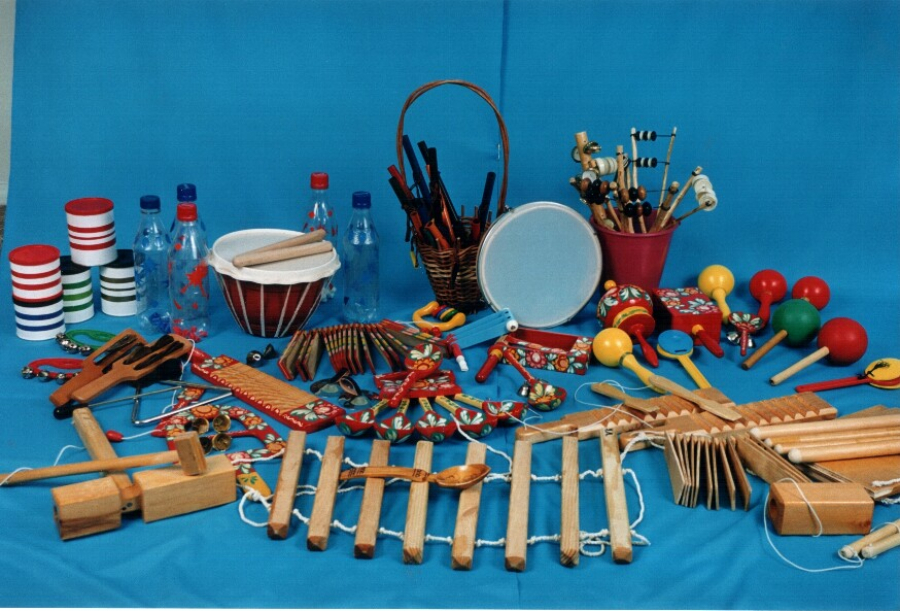Мастер-класс по изготовлению музыкальных инструментов из бросового материала для организации шумового оркестра. воспитателям детских садов, школьным учителям и педагогам - маам.ру