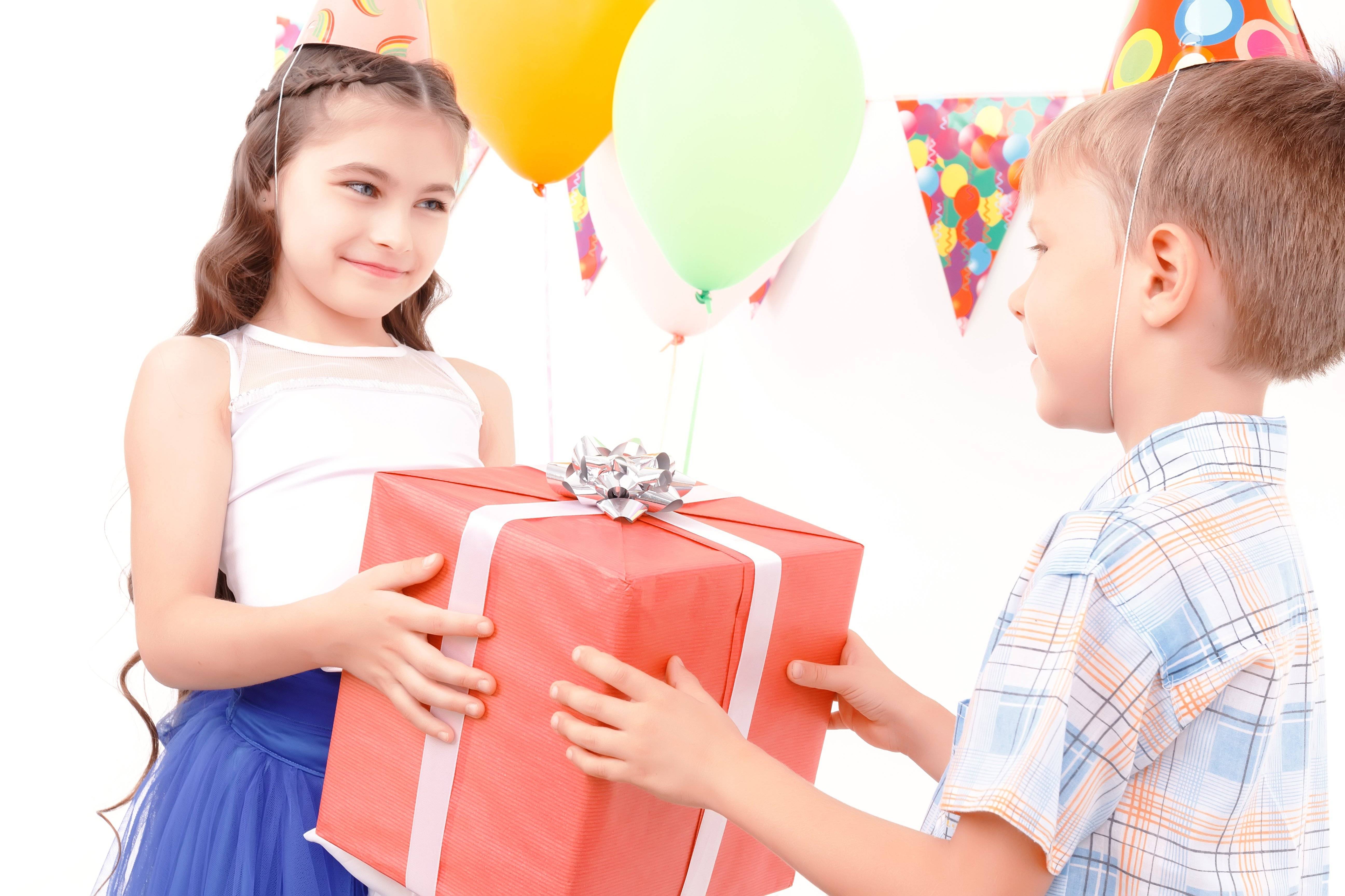 Что подарить ребенку на день рождения - топ 200 лучших подарков для детей разных возрастов