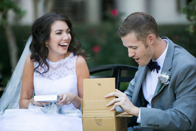Что нельзя дарить на свадьбу молодоженам