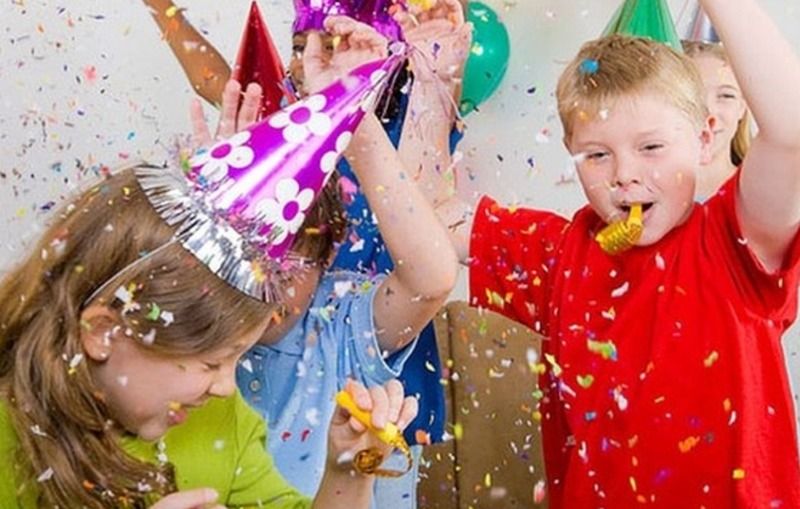 Новогодние конкурсы для детей: до 16 и старше… (20 идей для семейного нового года )