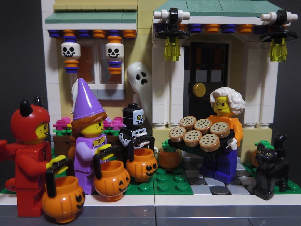 Театрализованная программа-триллер для Хэллоуина "Лего смерти"