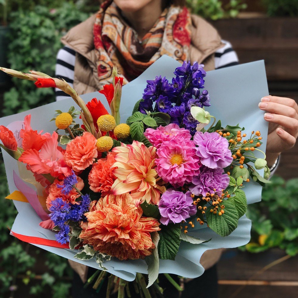 Цветы на 1 сентября: как составить и украсить букет самостоятельно
цветы на 1 сентября: как составить и украсить букет самостоятельно