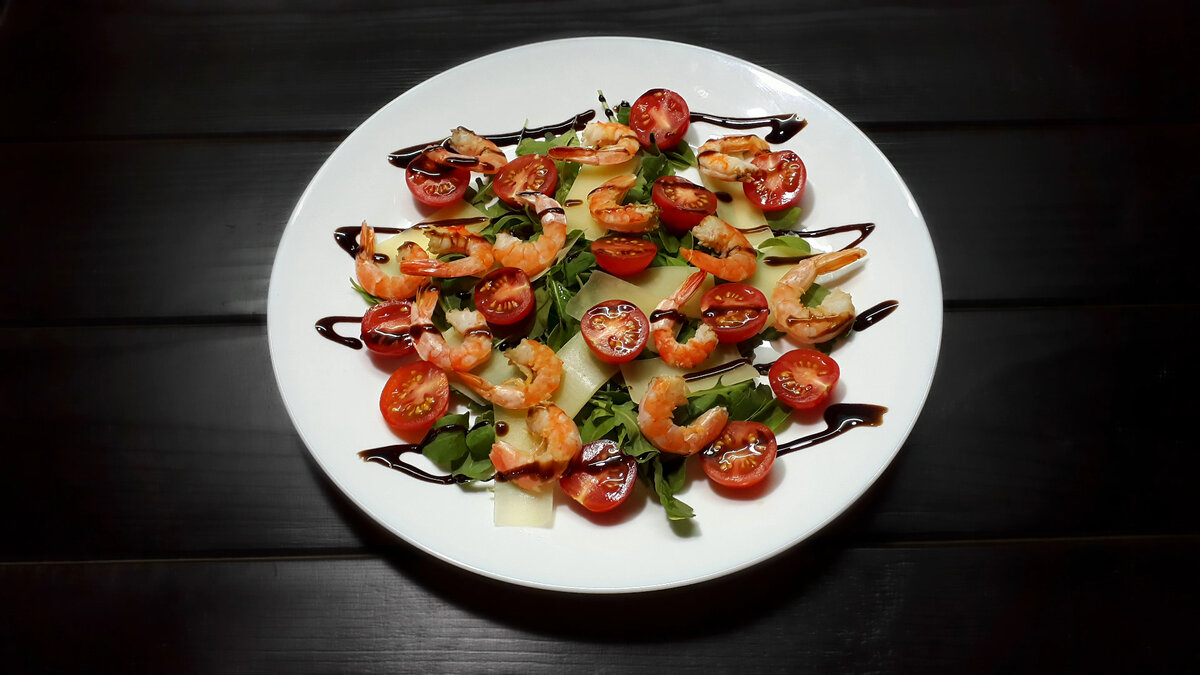 Салат коктейль с креветками - изысканная закуска, которая украсит любое торжественное меню: рецепт с фото и видео