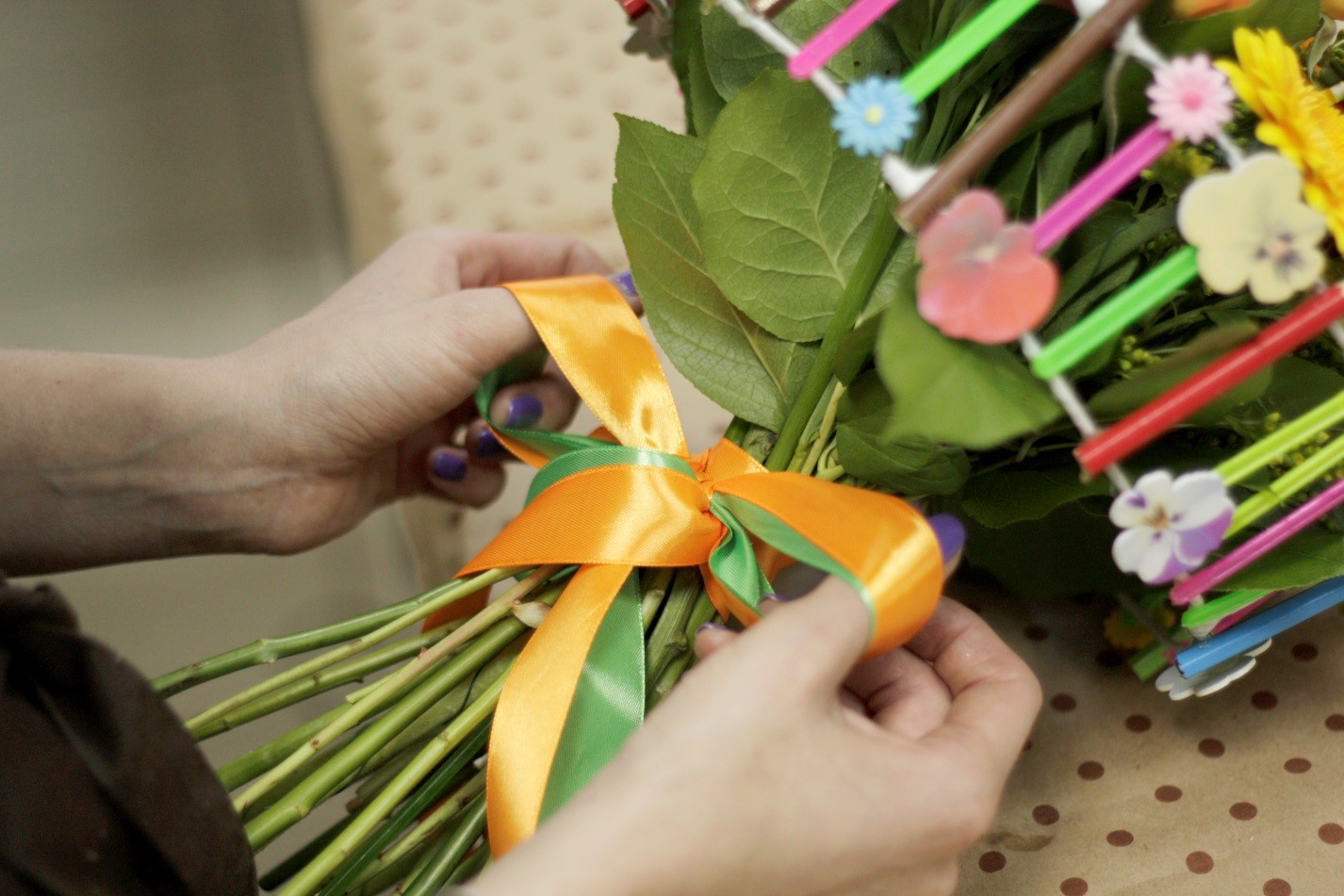 Можно ли дарить цветы из мыла, когда актуален подарок: правила