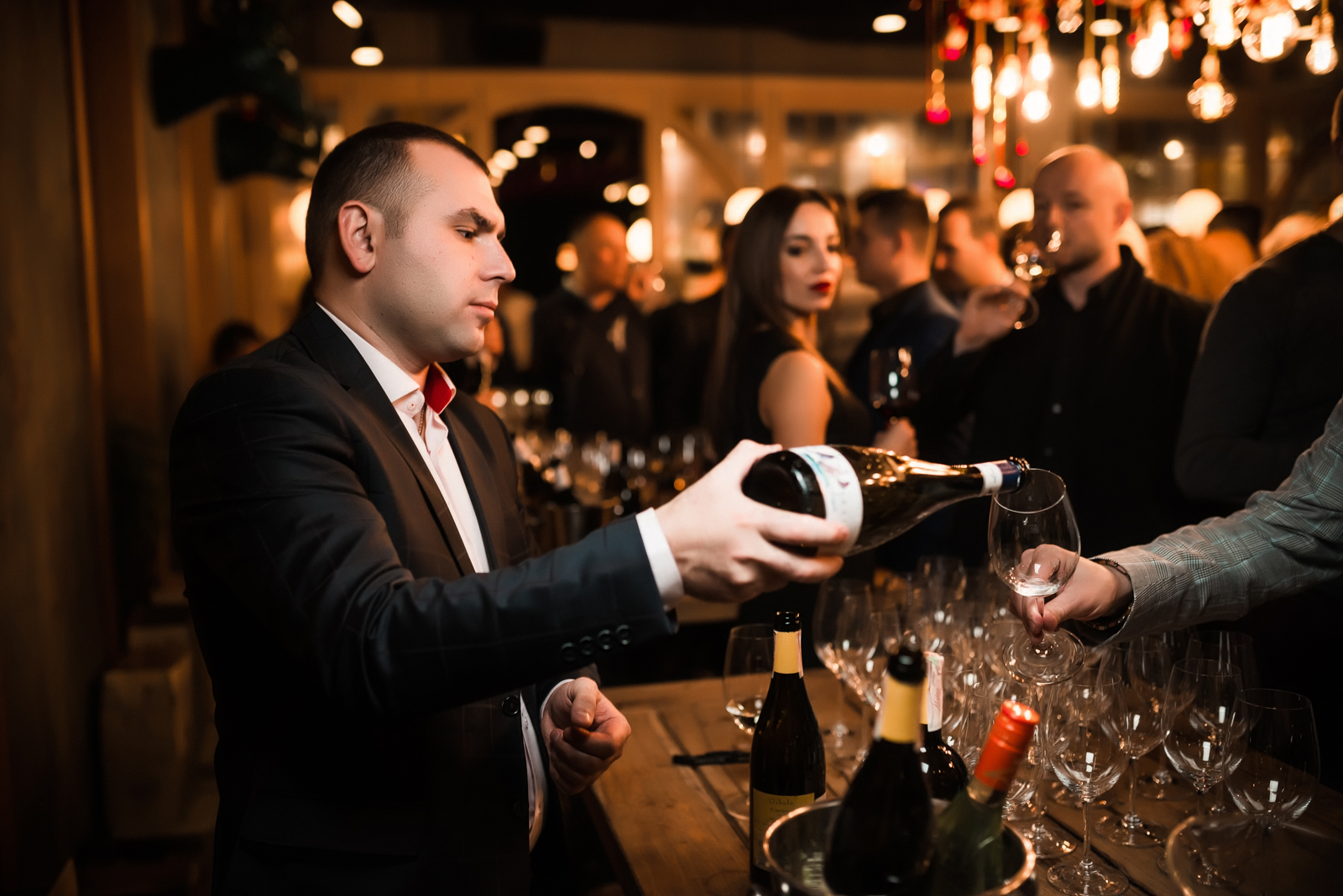 Праздничная дегустация вин и другие идеи виртуальных офисных вечеринок, о которых будут долго вспоминать ваши коллеги