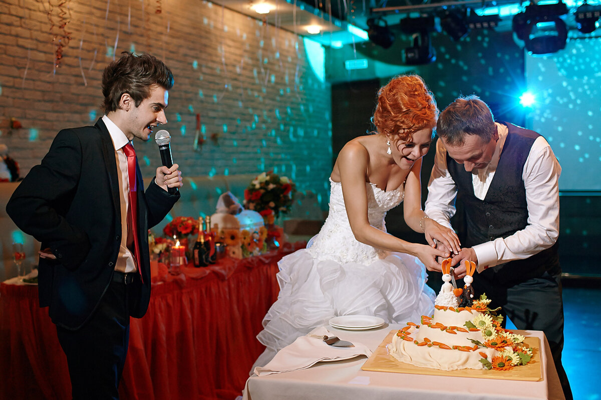 ᐉ чем отличается ведущий на свадьбу от тамады на свадьбу? тамада или ведущий? основные отличия - 41svadba.ru