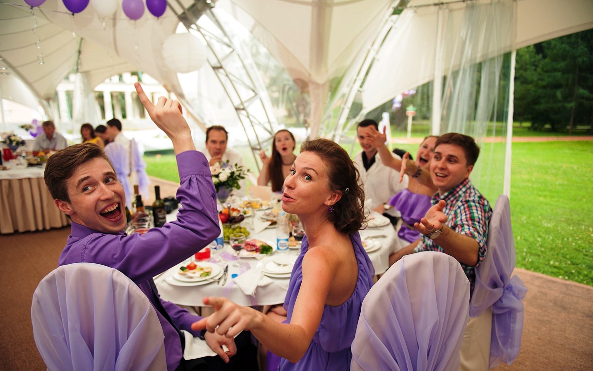 Конкурсы на свадьбу для гостей за столом [2022] – смешные? & прикольные