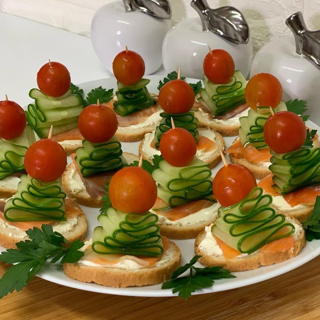 Бутерброды на праздничный стол - 36 идей простых и красиво украшенных закусок