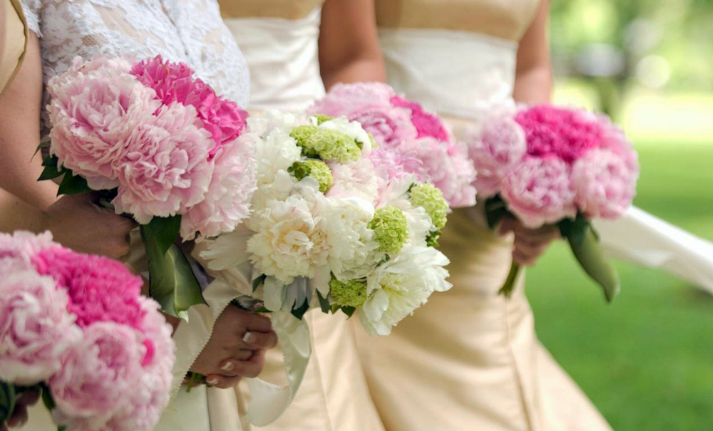 Какие цветы дарят на свадьбу – 9 идей свадебных букетов