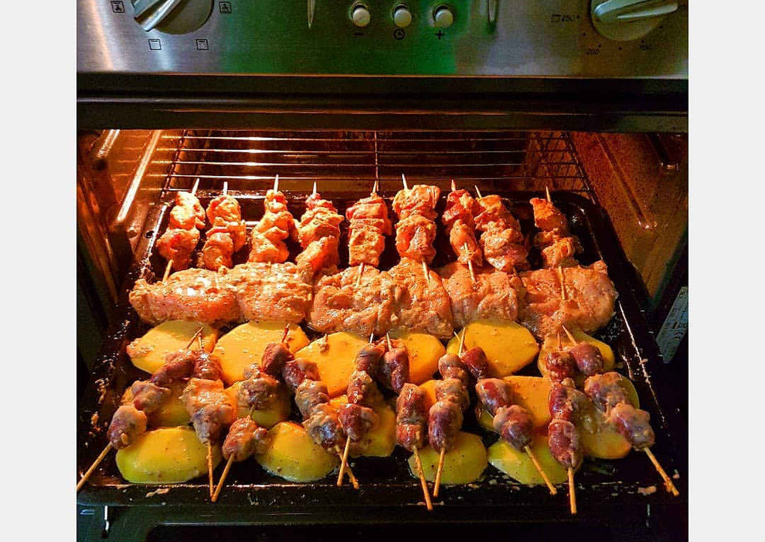 Пошаговый рецепт приготовления куриных шашлычков на шпажках в духовке