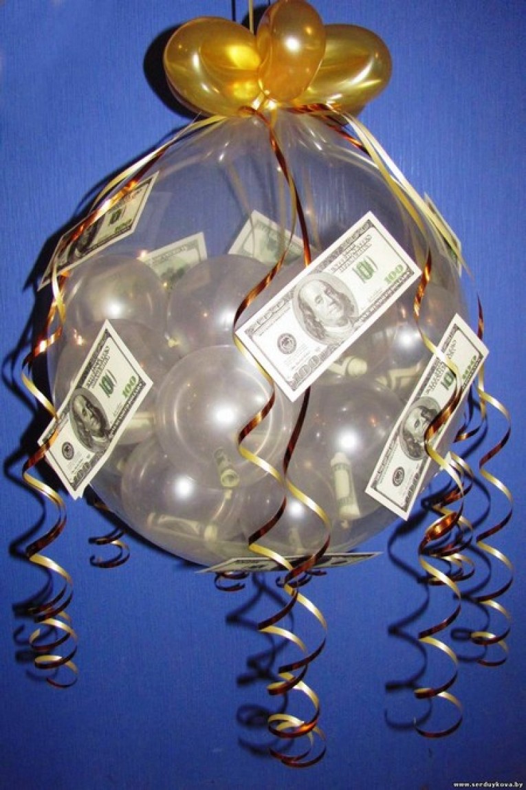 Как необычно подарить деньги на праздник: оригинальные идеи и советы