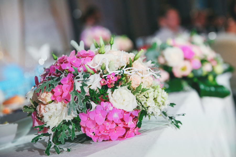 Как сэкономить на свадебной флористике: от правильного выбора цветов до декора своими руками