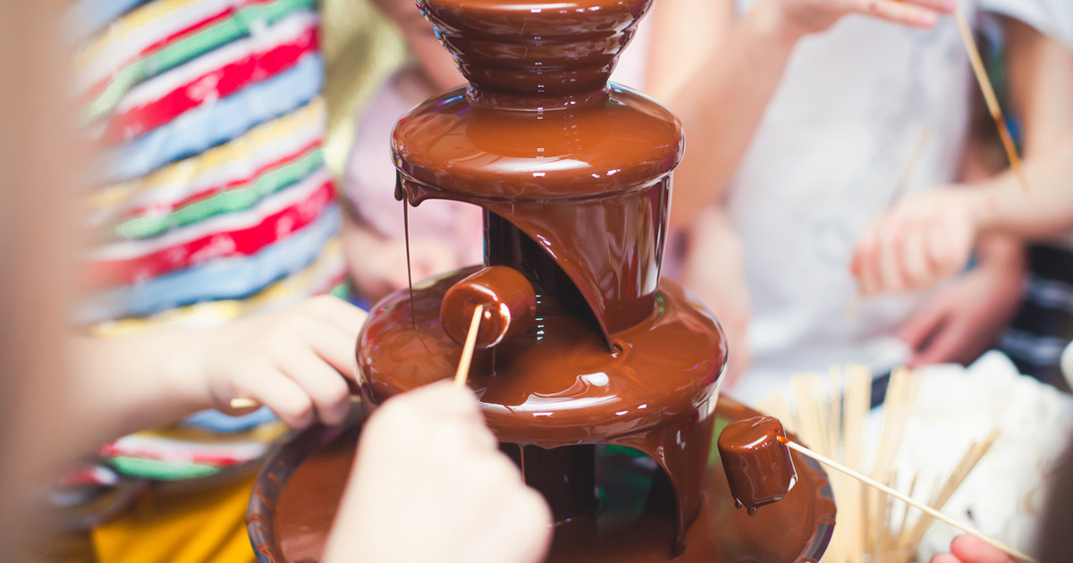 Какой шоколад выбрать для шоколадного фонтана