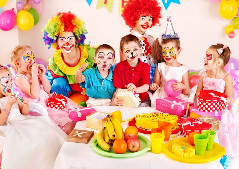 Игры на день рождения для детей 8-9 лет дома смешные и весёлые