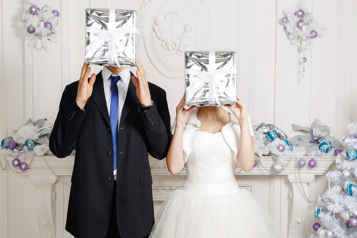 15 сюрпризов молодоженам на свадьбу – чем родителям и друзьям удивить, поразить, рассмешить жениха и невесту?