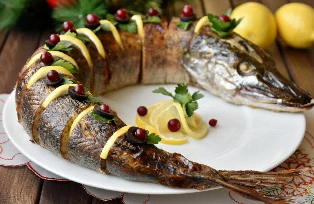 Фаршированная рыба – 7 вкусных рецептов