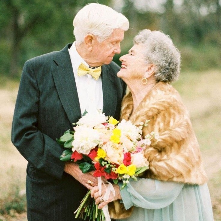 15 лет свадьбы - что подарить на годовщину | хрустальная свадьба