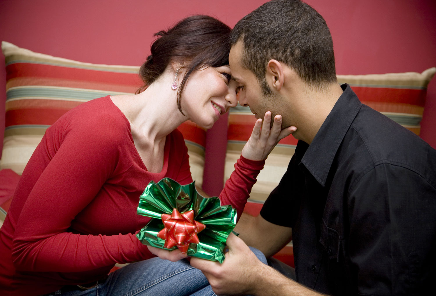 Что подарить паре на новый год, как удивить обоих?
что подарить паре на новый год, как удивить обоих?