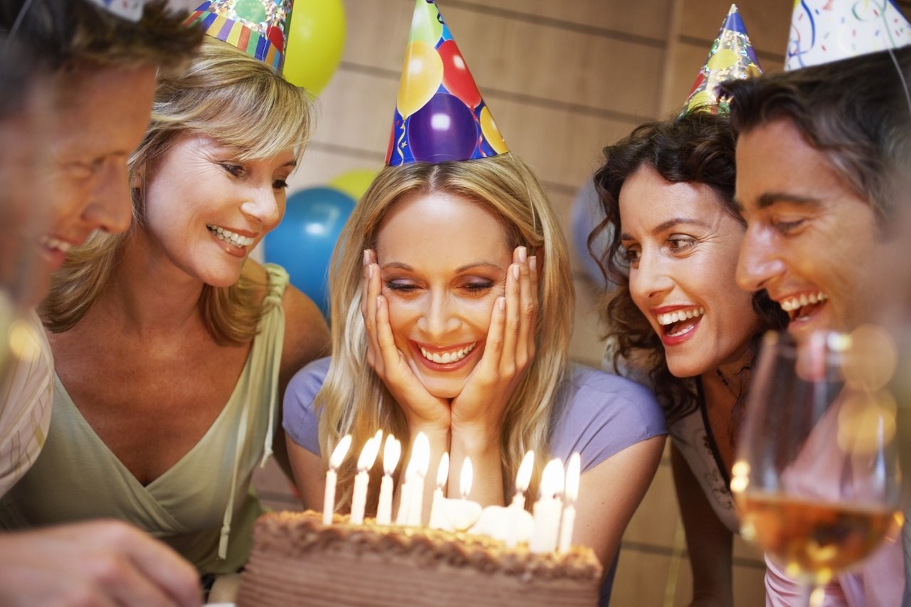 Как оригинально поздравить мужа с днем рождения: лучшие идеи для праздника, пожеланий, подарков | праздник для всех