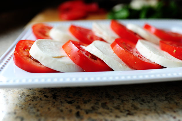 Салат капрезе – 12 рецептов итальянского салата