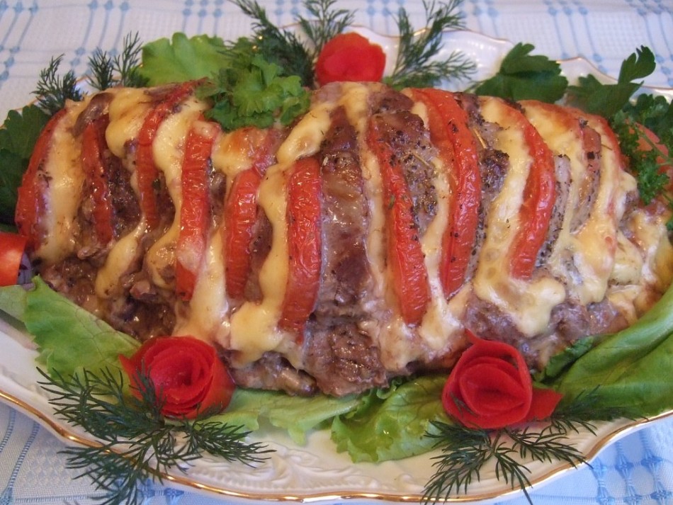 Горячие блюда из мяса на праздничный стол — 6 простых и вкусных рецептов