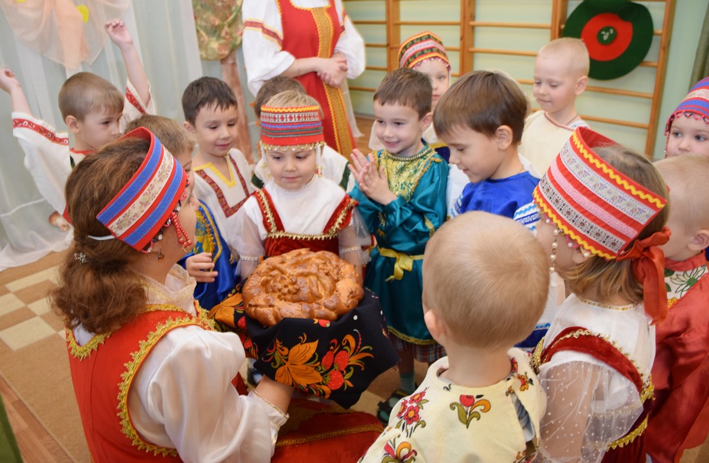 Развлечение «праздник русских народных игр» | дошкольное образование  | современный урок