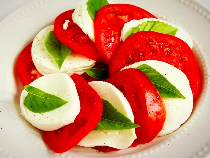 Моцарелла с помидорами – готовьте дома яркие, легкие и изысканные блюда итальянской кухни: рецепт с фото и видео