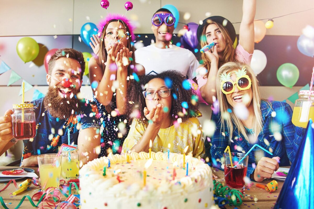 Как отметить день рождения компании? 15 идей с вариациями