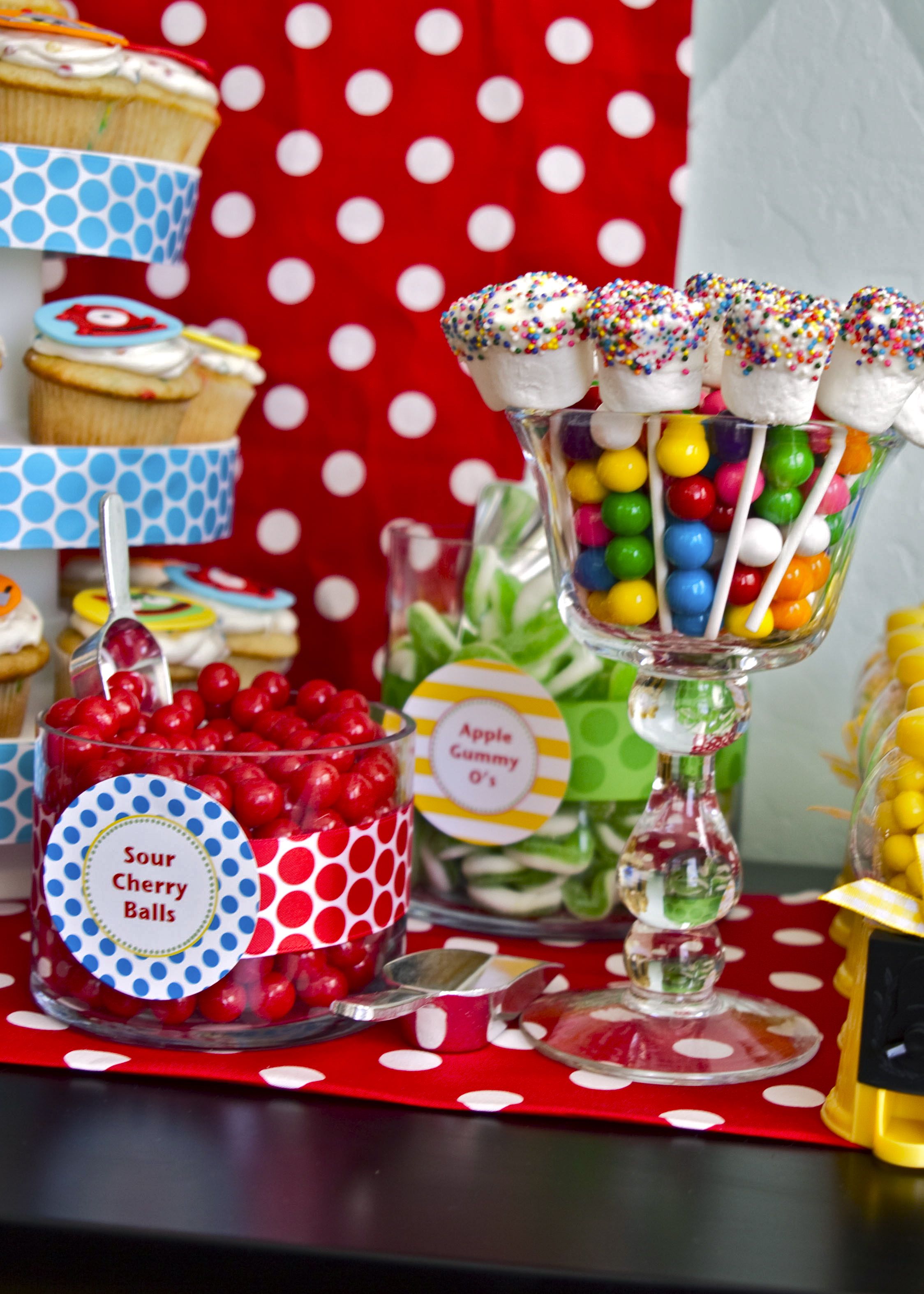 17 идей, как сделать плакат со сладостями на день рождения и к другим событиям