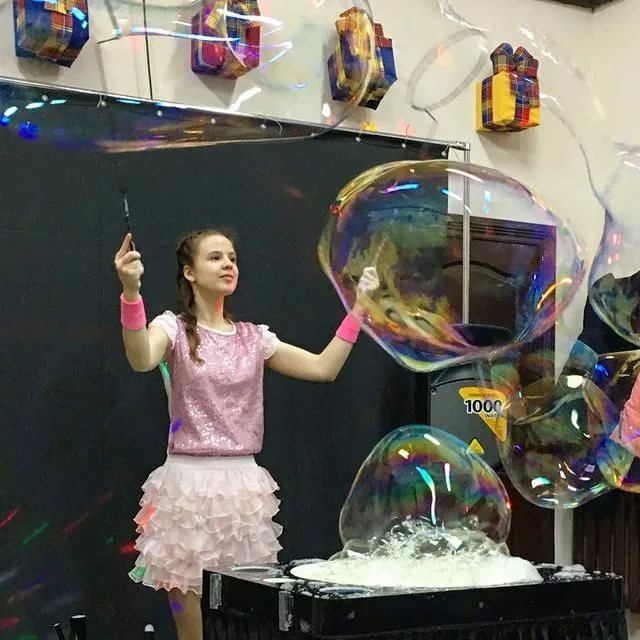 Шоу мыльных пузырей — эффектное дополнение любого праздника