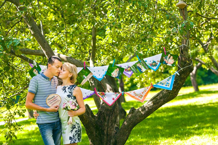 Отмечаем 1 год свадьбы – что подарить и приготовить, традиции