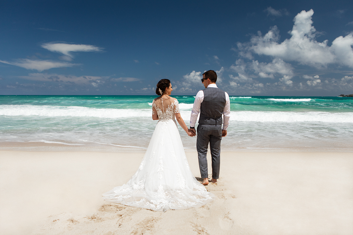 Символическая свадьба за границей в [2022] – на море ?️ и не только для двоих