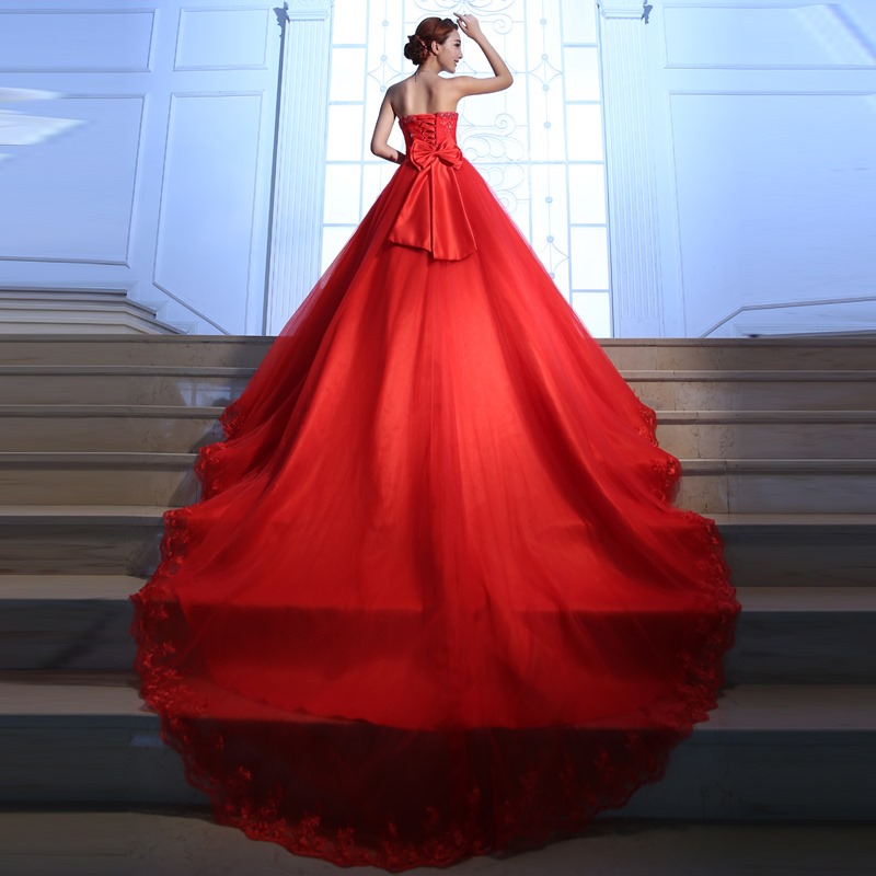 Свадебные платья красного цвета - фото