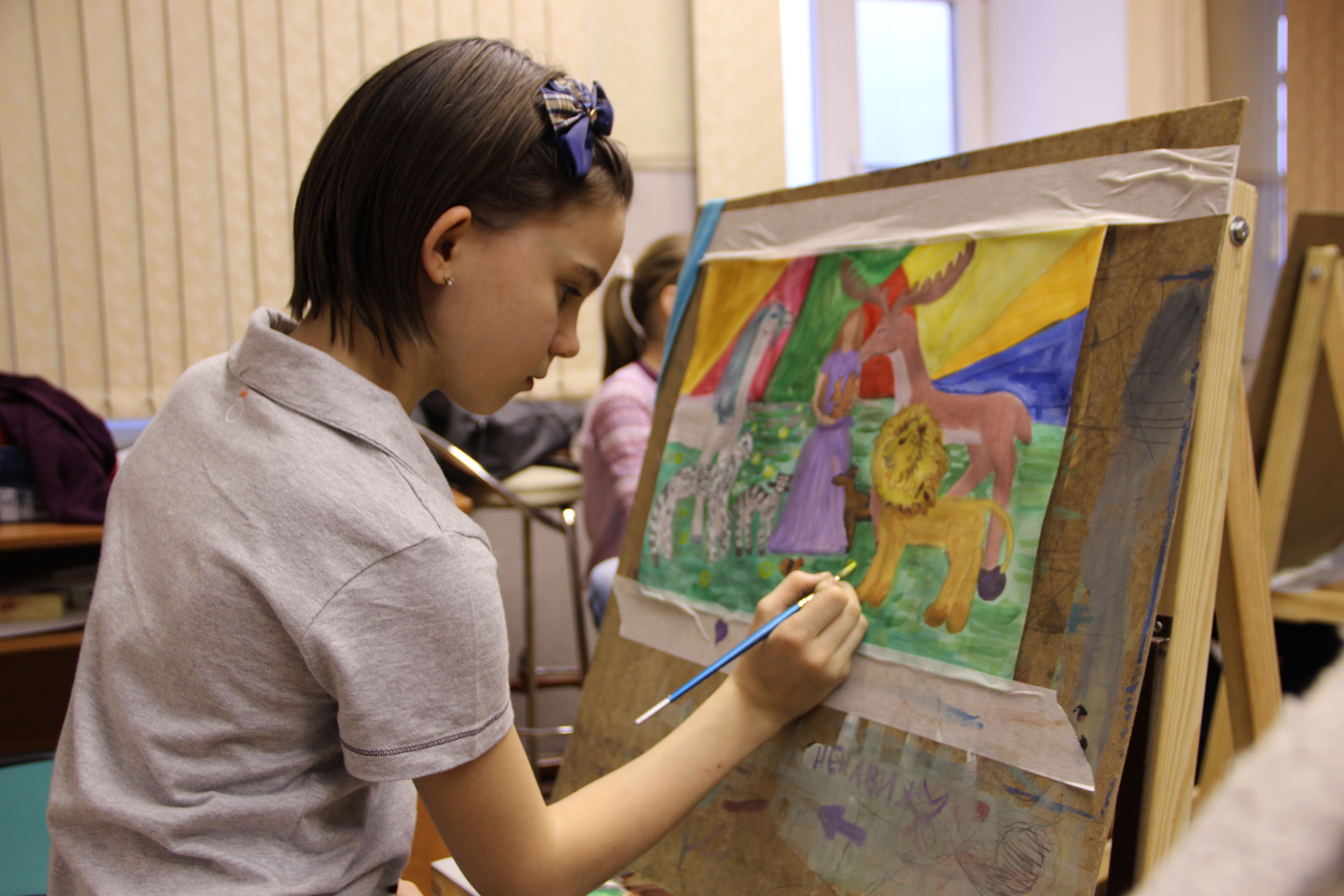 Полезные навыки: чему научат в детской художественной школе.