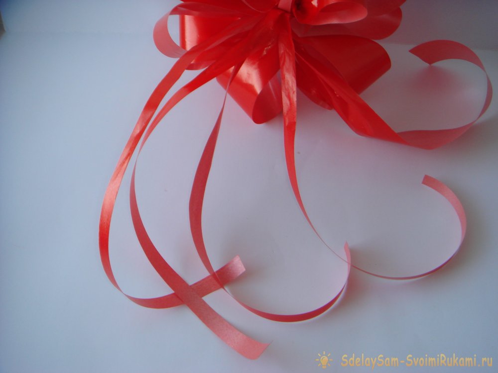 Как сделать бант из ленты на подарок: от строгого до легкомысленного | fiestino.ru