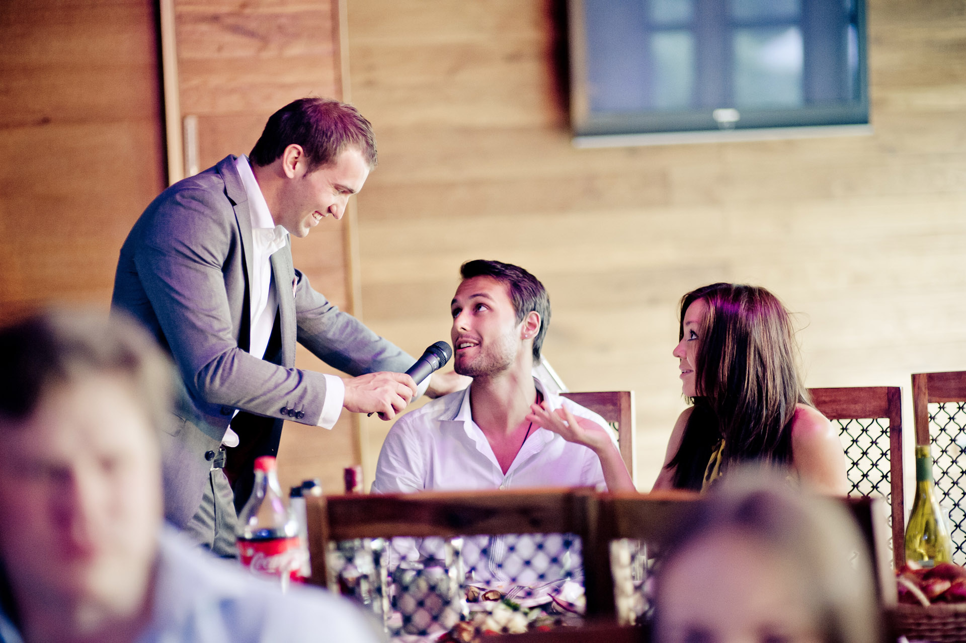 Характеристика гостей на свадьбу для ведущего – примеры
