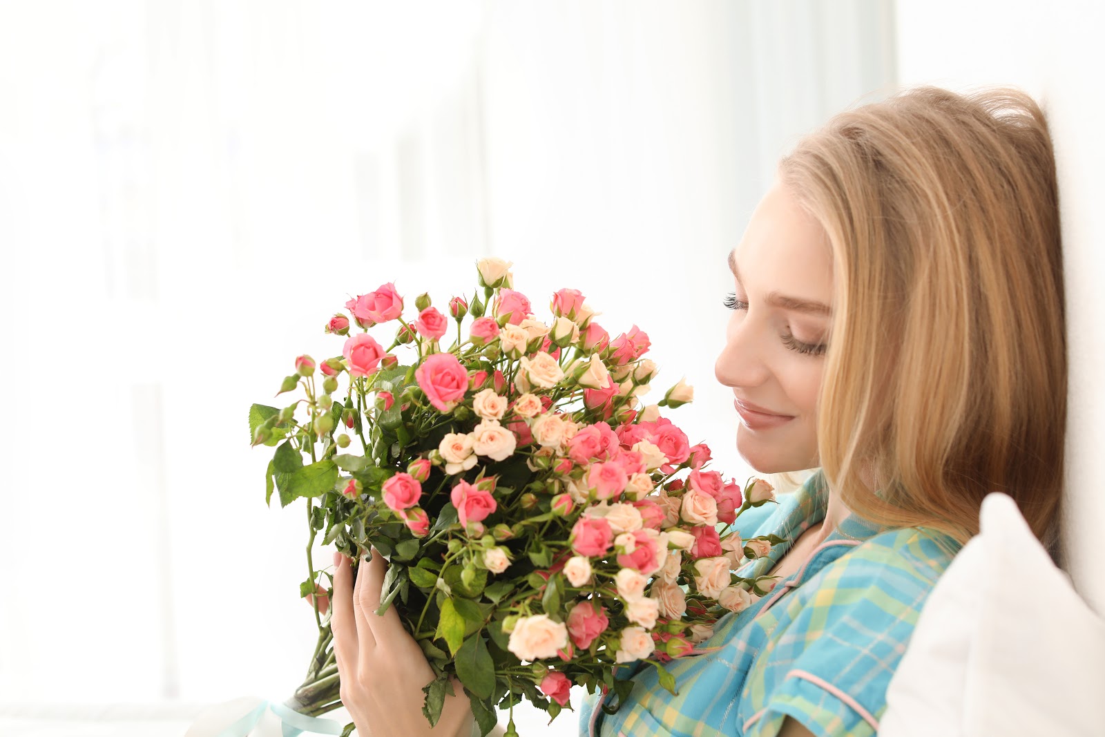 Какие цветы можно дарить любимой девушке: выбираем идеальный букет