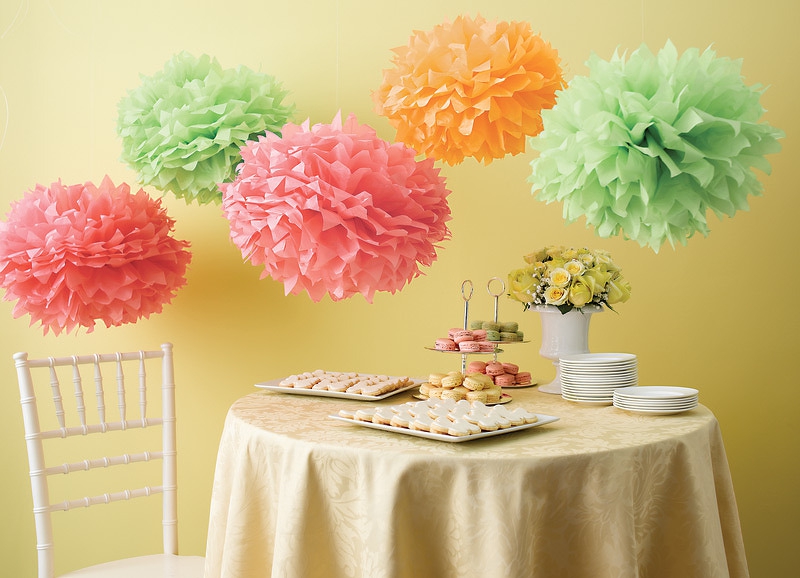 Цветы на столе - лучшее украшение свадьбы. как сделать цветочную композицию на стол молодоженам и гостям?