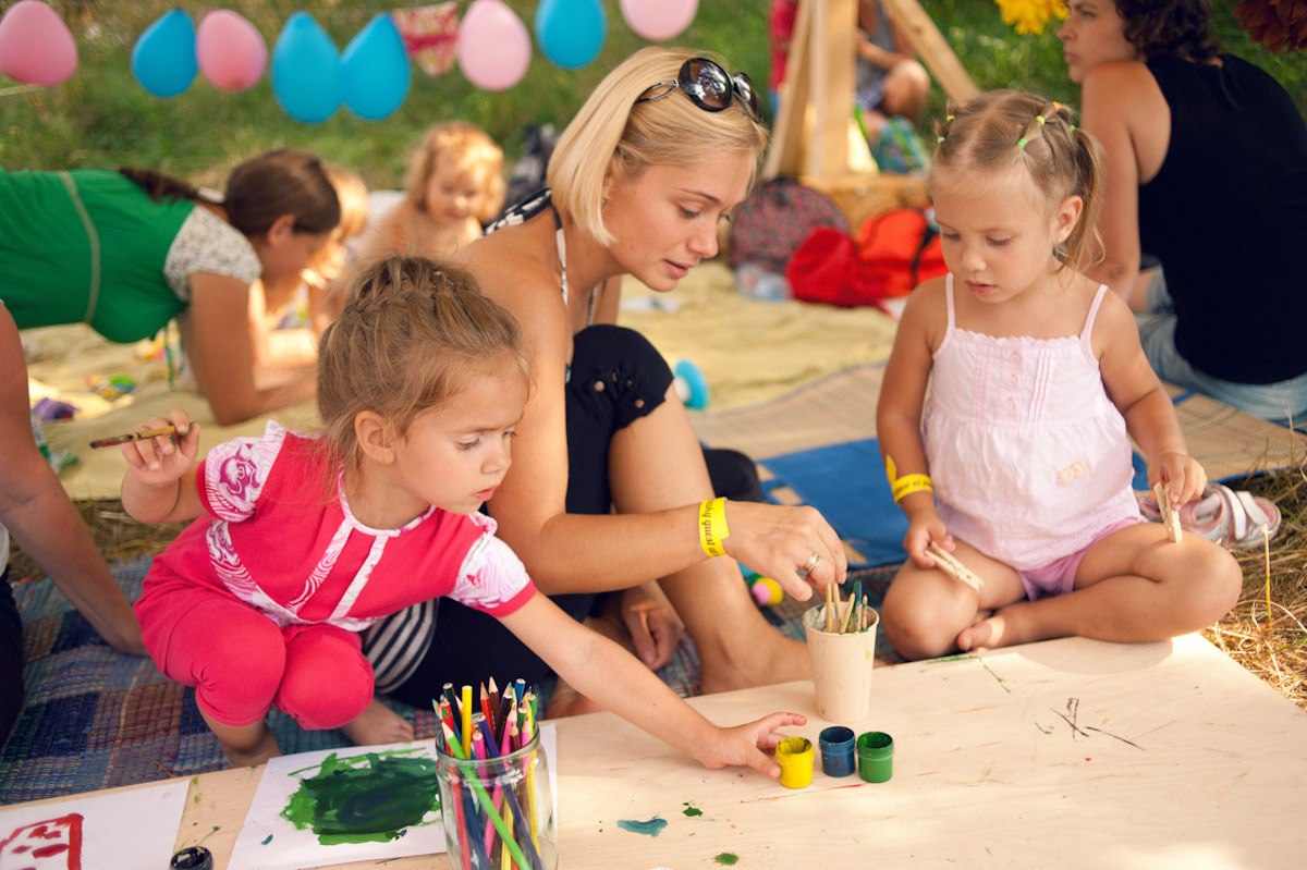 Серпантин идей - творческие игры и конкурсы для летнего отдыха детей.  // коллекция новых творческих развлечений для детского досуга летом