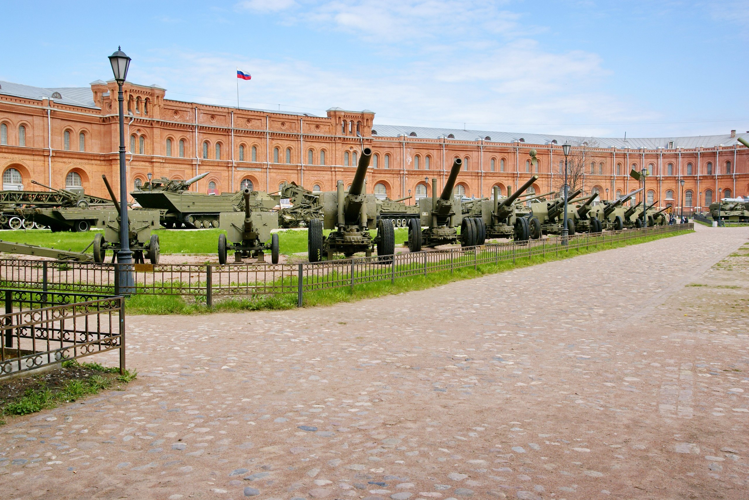 Военно-исторический музей артиллерии, инженерных войск и войск связи | питерский двор
