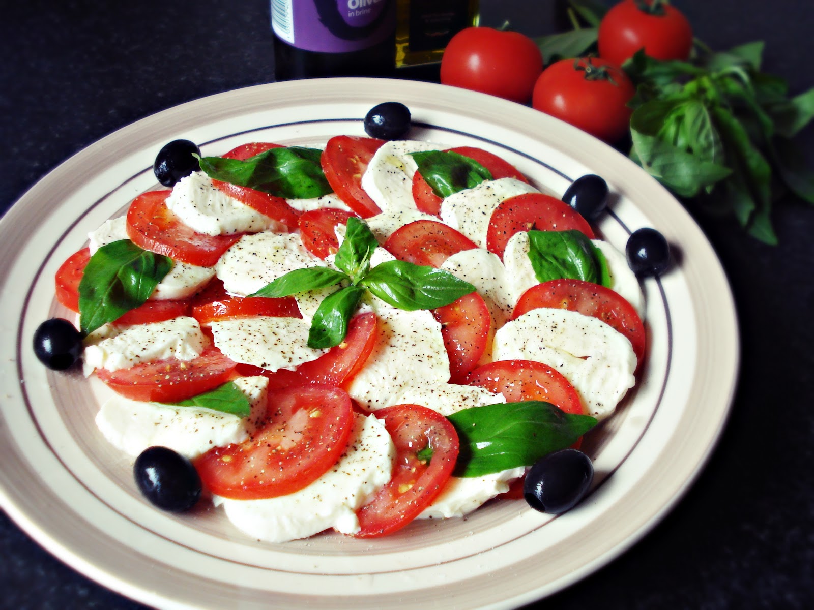 Салат с моцареллой - пикантный вкус родом из италии: рецепт с фото и видео